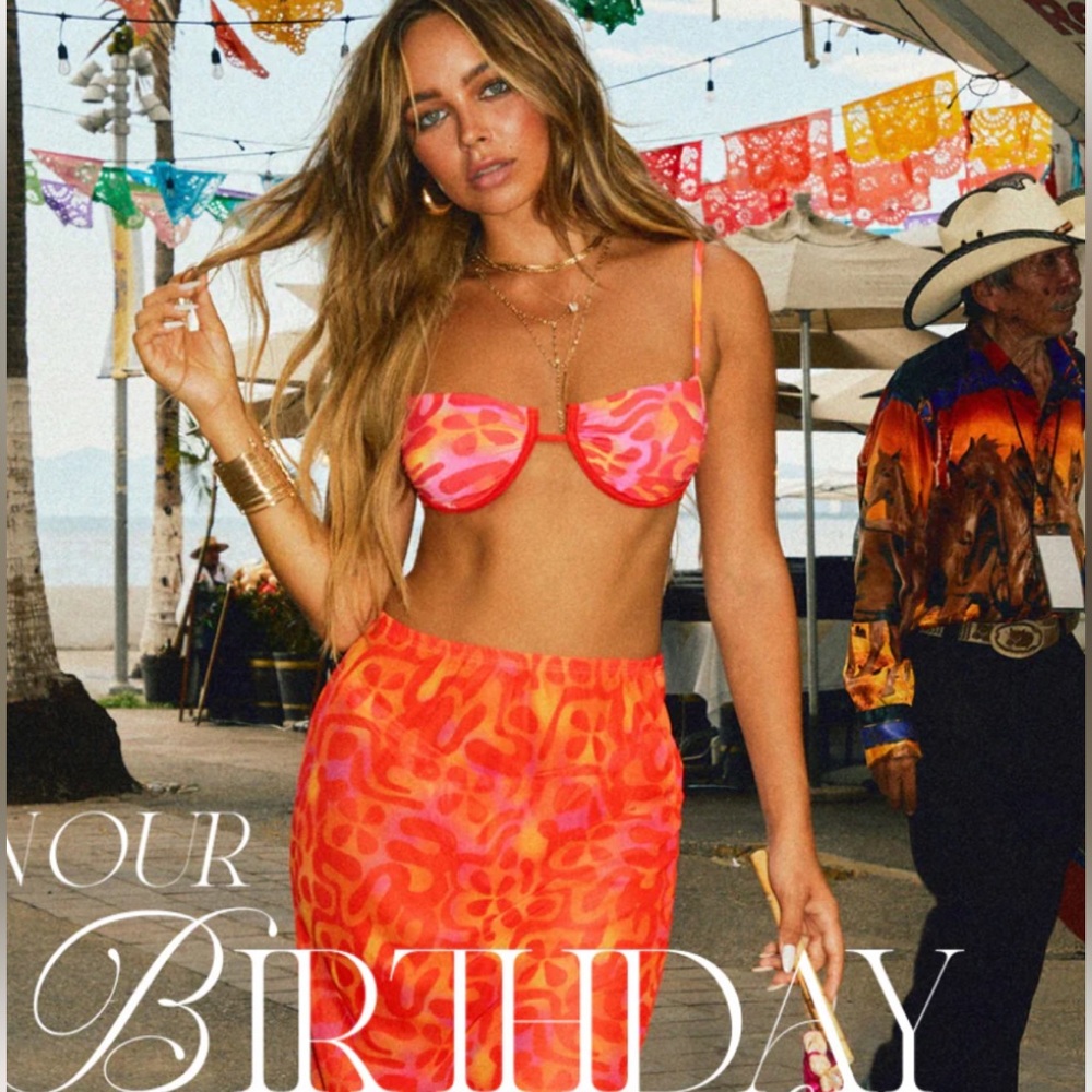Bikini top and skirt